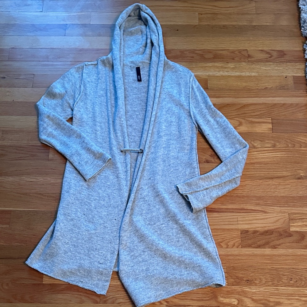 Elan Cardigan/ size Small/ w/ big pin closures